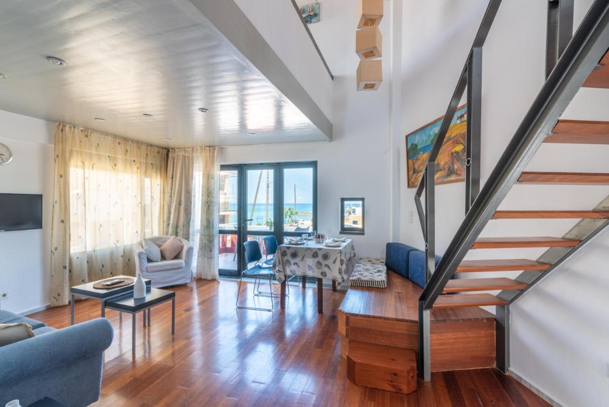 Red Beachfront Apartment - Housity