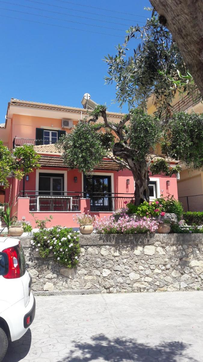 Rapanos Apartments - Housity