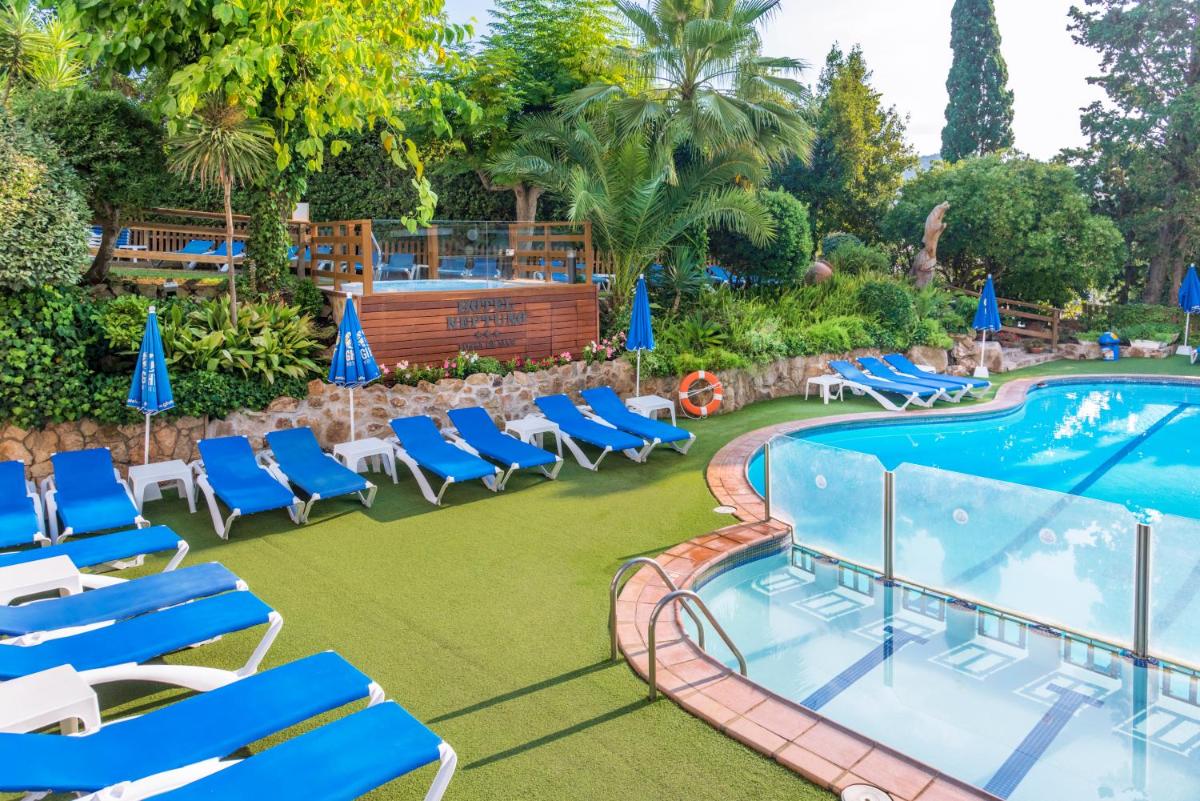 Piscina en o cerca de Hotel GHT Neptuno-Tossa & Venus SPA