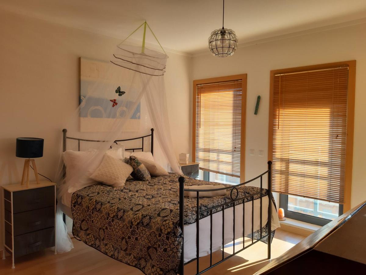 Picturesque & Modern 2 Bedroom flat with Rooftop Pool in Olhão - Housity