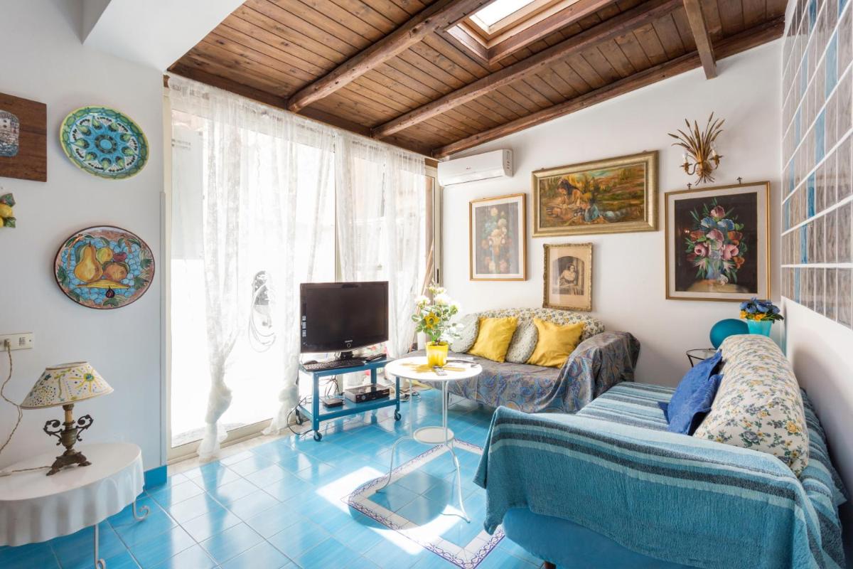 Splendida Casa A Taormina " Casa di Anna " - Housity