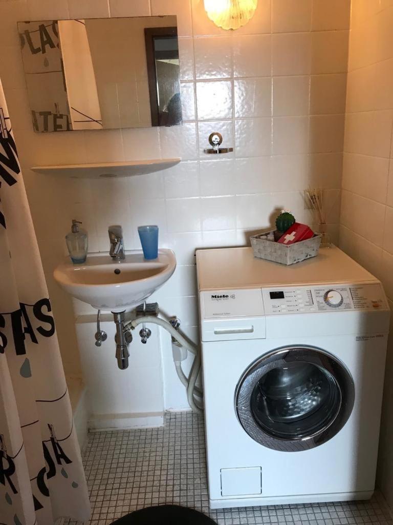 Zentrales Apartment mit Parkplatz - Hizvo