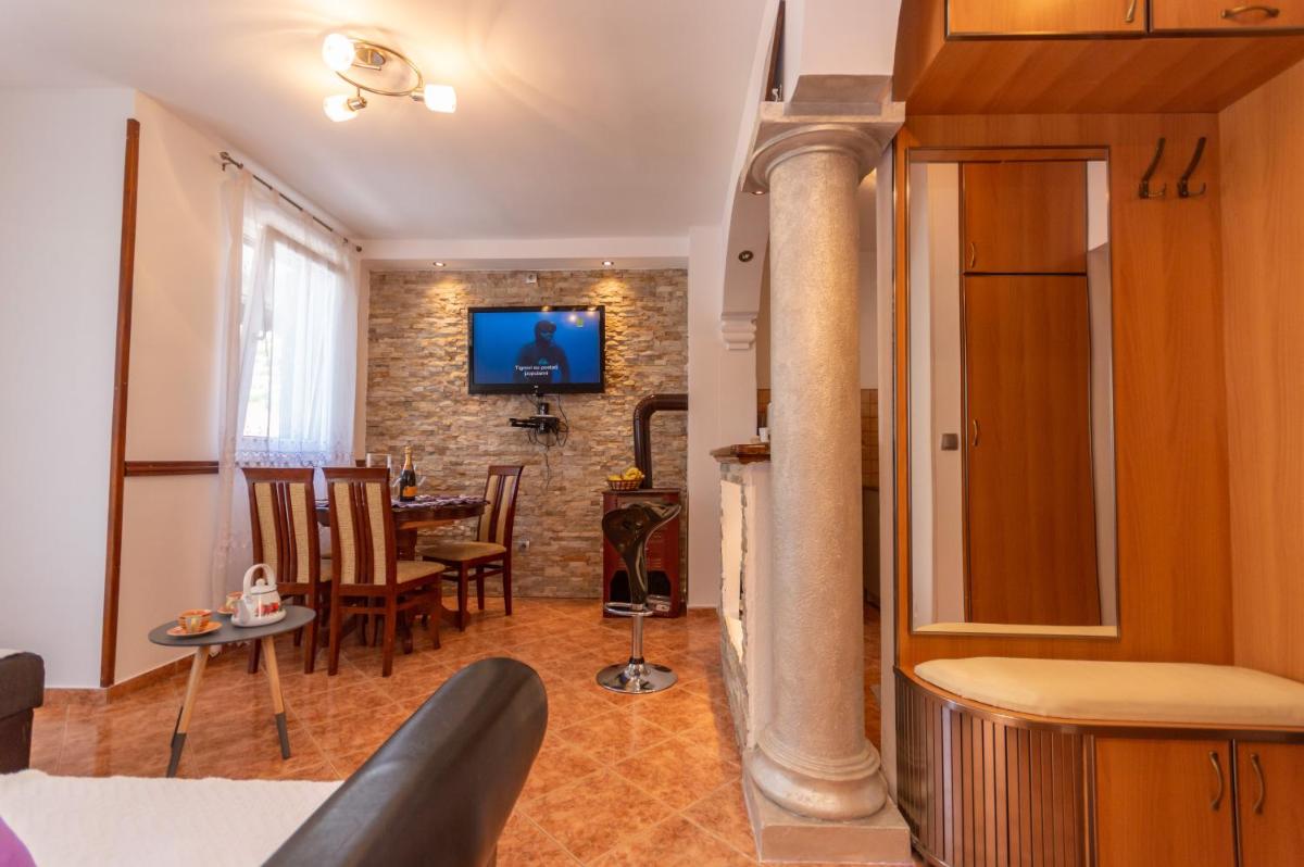 Apartment Risan - Housity