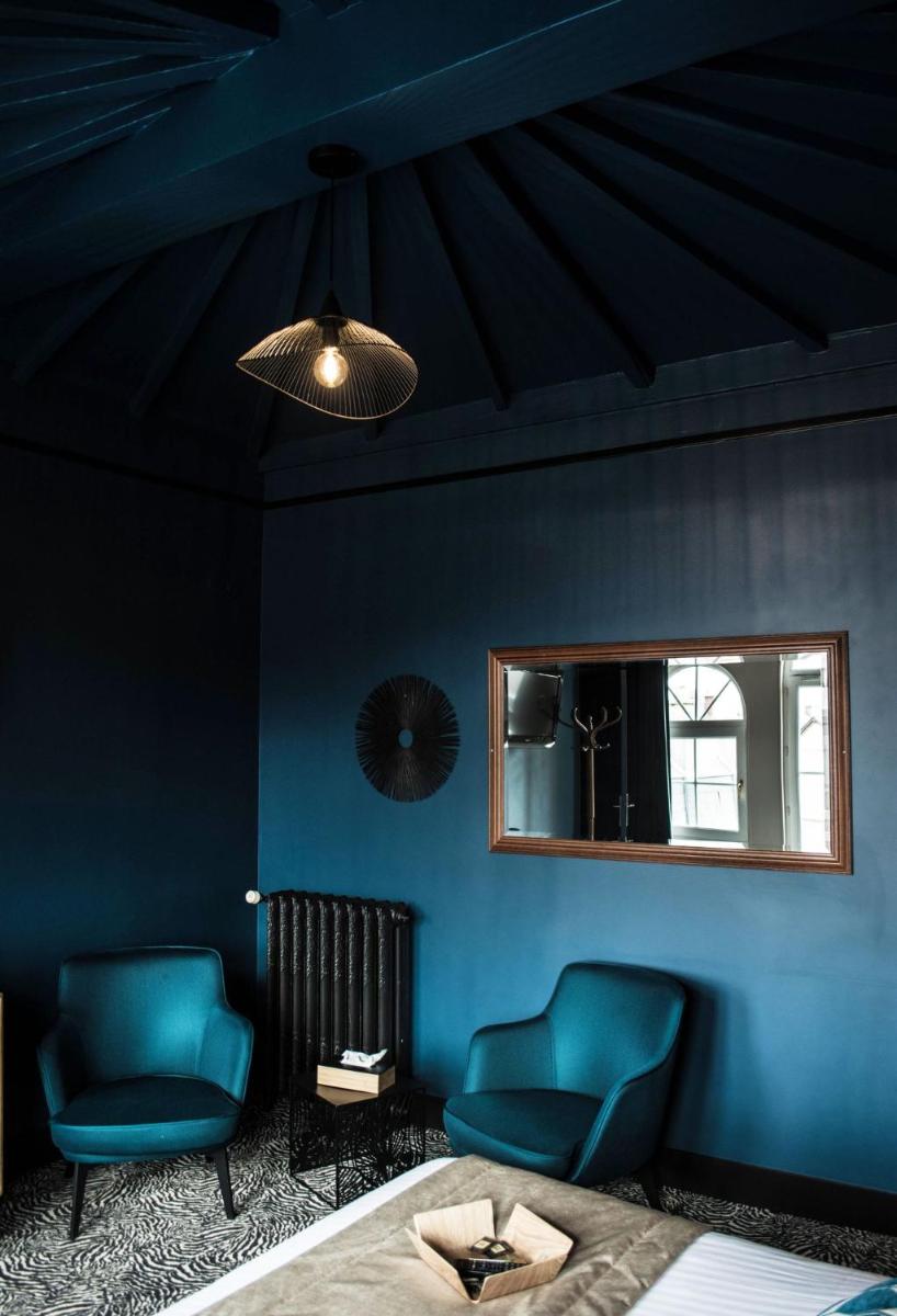 Coin salon dans l'établissement La villa 10 HÔTEL SPA