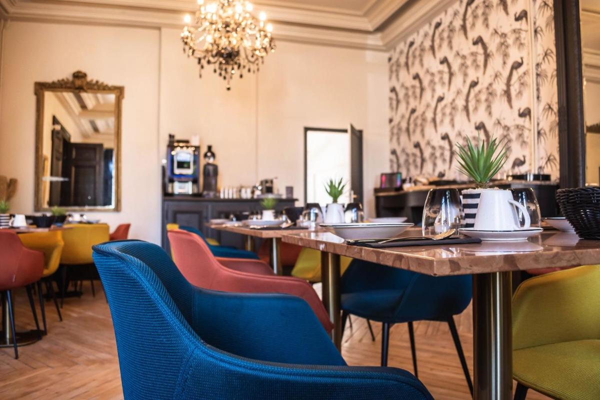 Coin salon dans l'établissement La villa 10 HÔTEL SPA