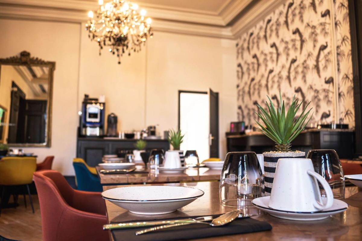 Coin salon dans l'établissement La villa 10 HÔTEL SPA