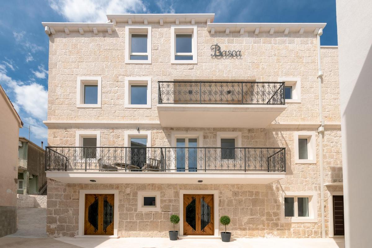 Villa Basca - Housity