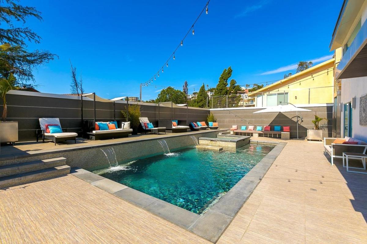 Villa Genesis-HOLLYWOOD ESTATE WITH STUNNING VIEWS - Housity
