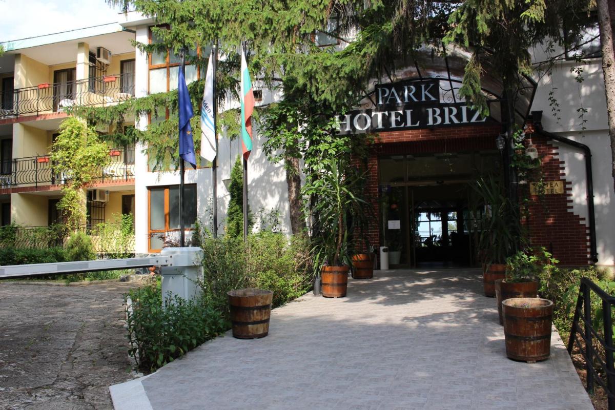 Park Hotel Briz - All Inclusive & Free Parking - Housity