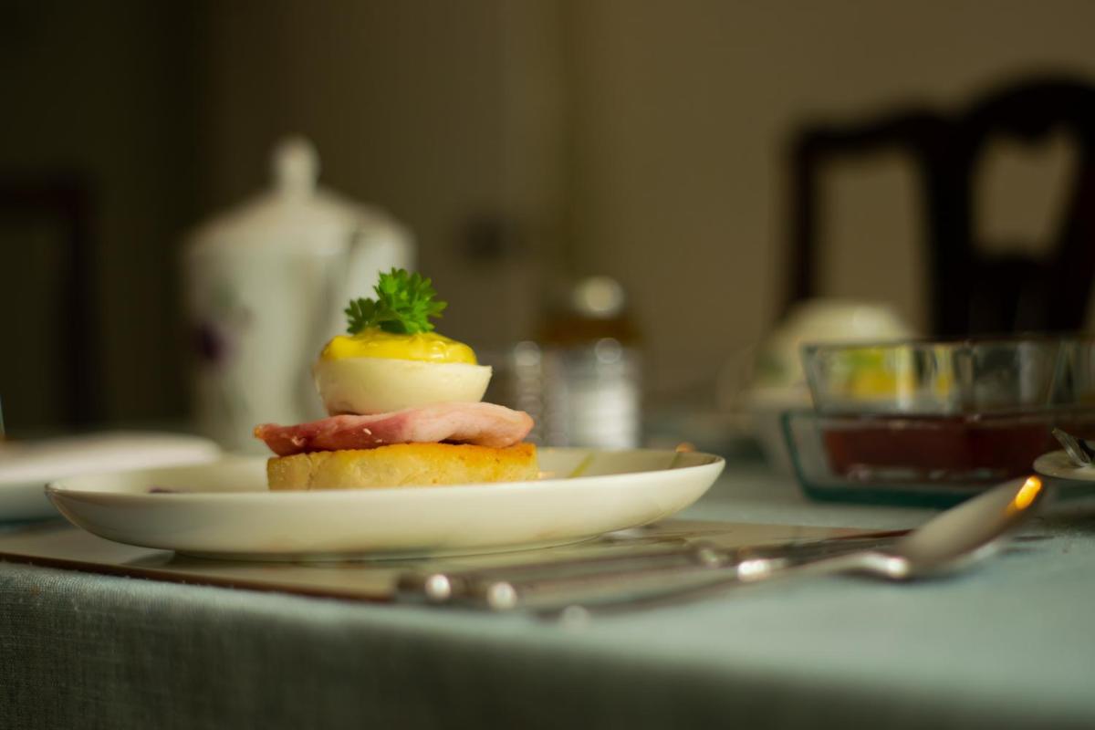 Suitetrails - Pontyclerc Farm House Bed and Breakfast