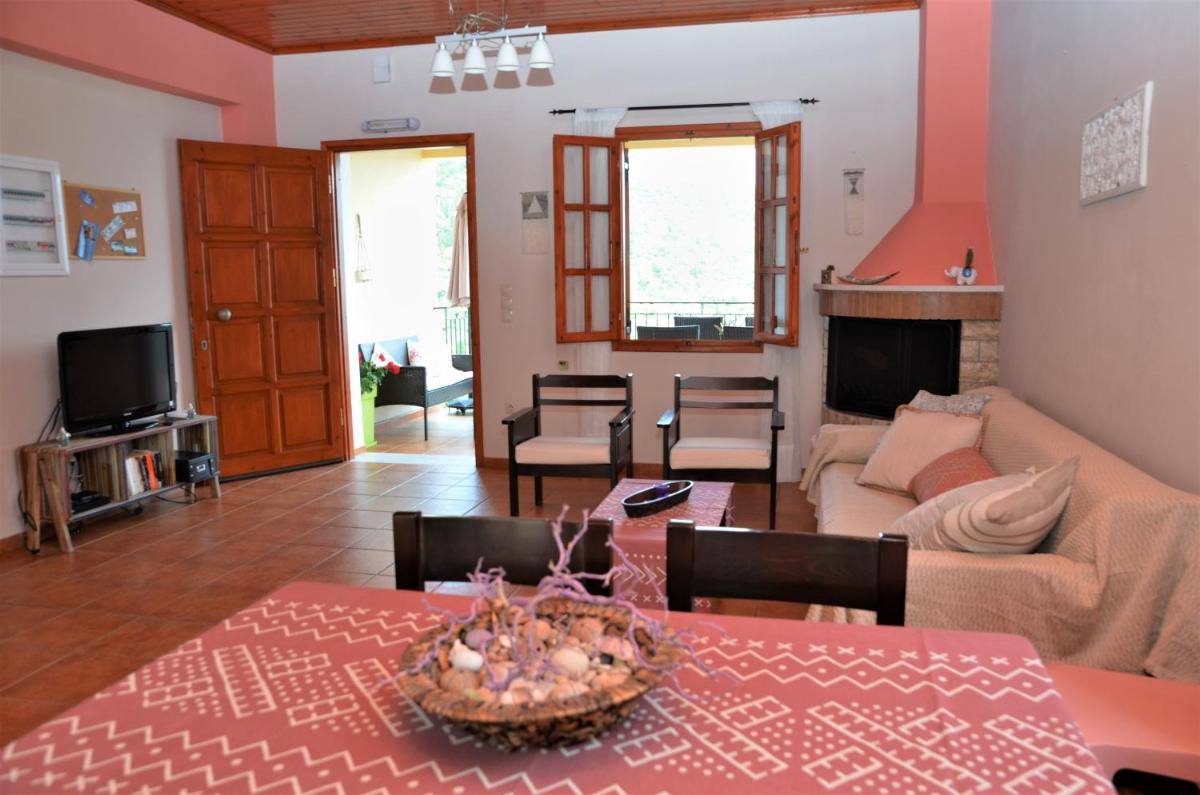 Ithaki House - Housity