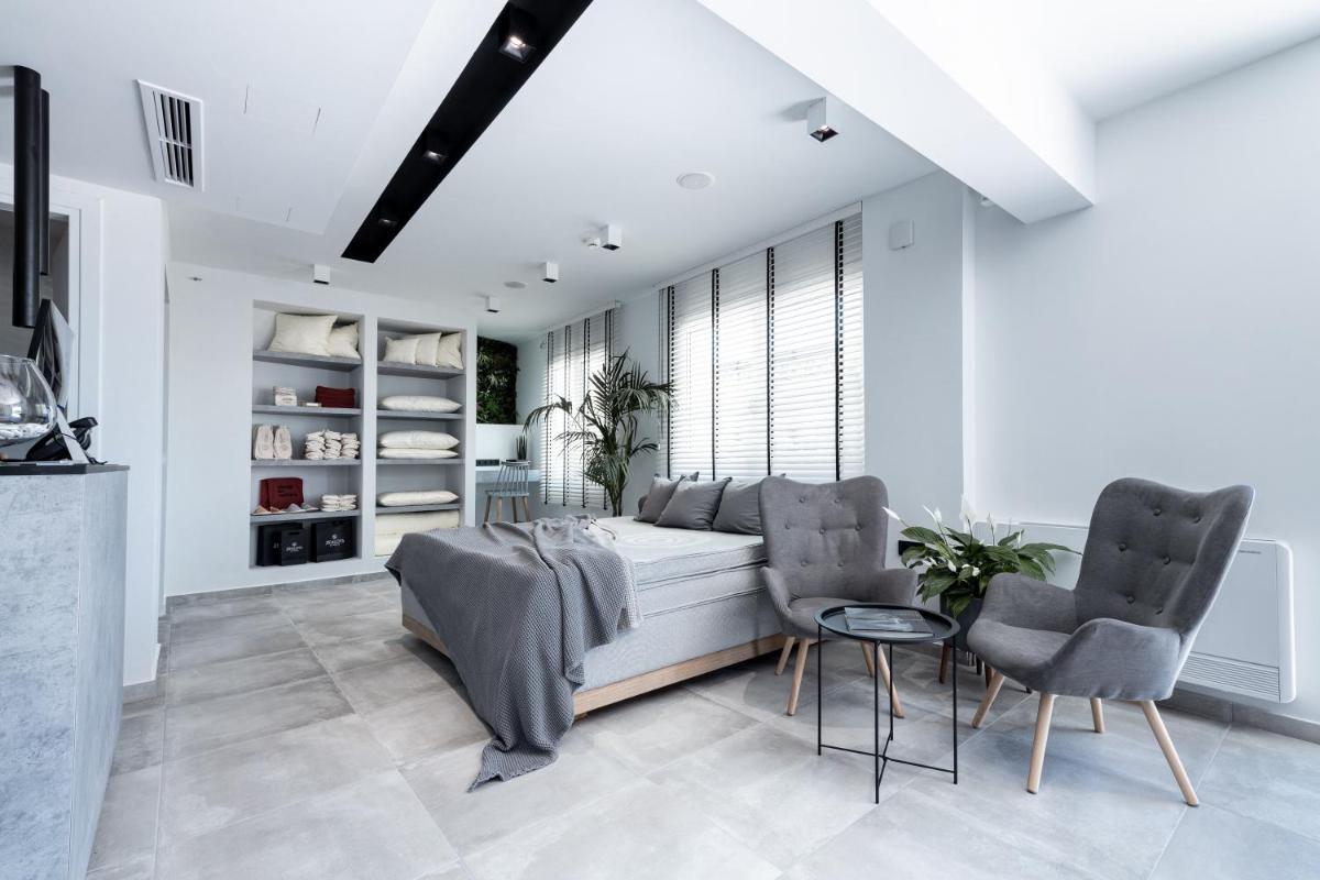 31 Doors Hotel - Housity
