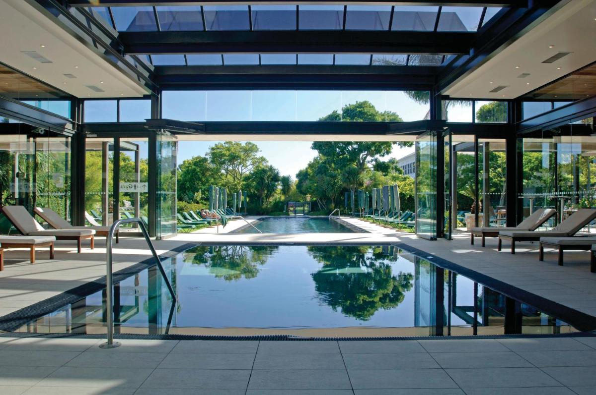 Vineyard Hotel - Housity