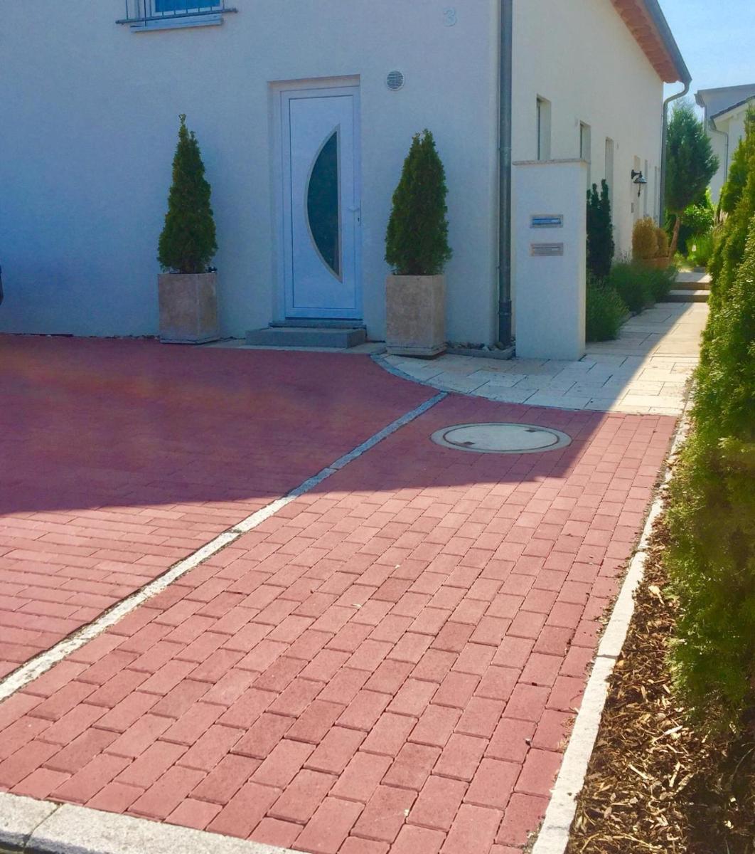 Neues Zimmerapartment mit Bad - Housity