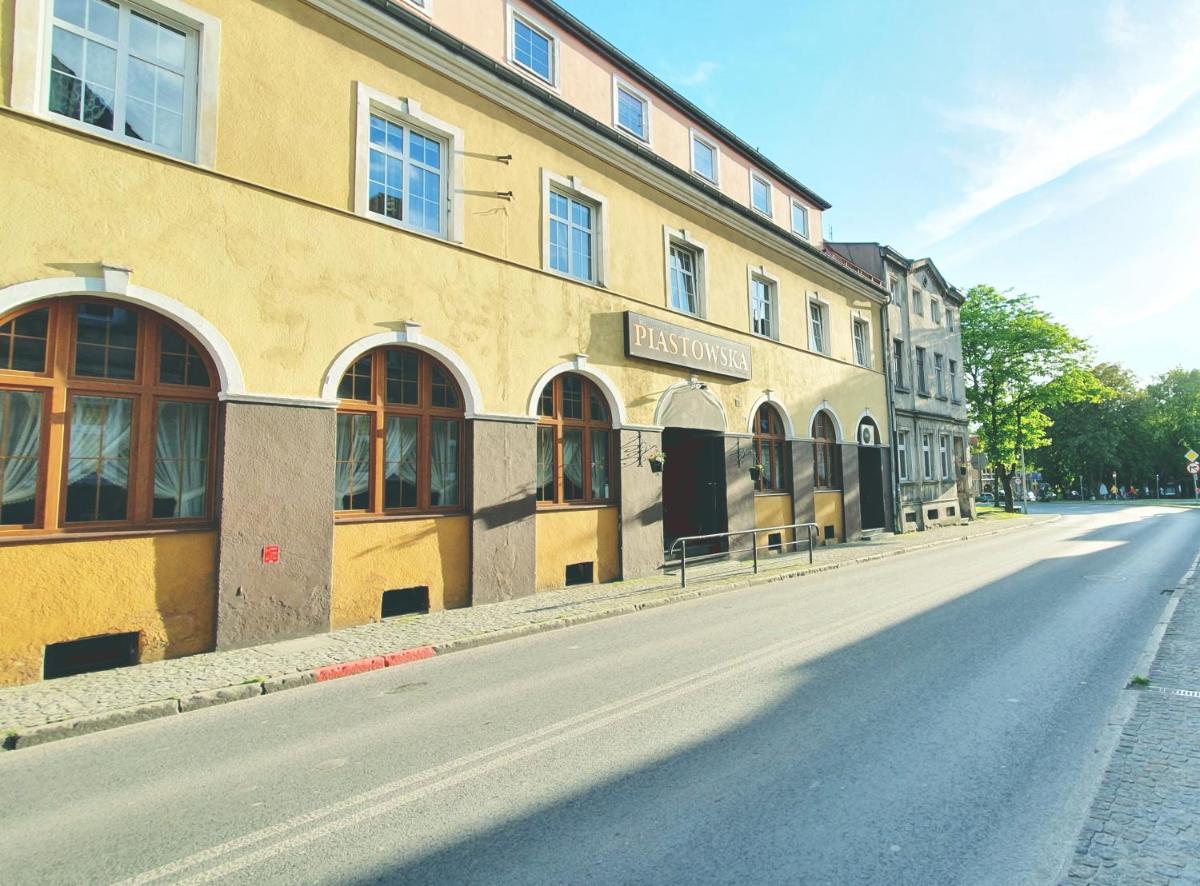 Pokoje do wynajęcia Piastowska - Housity