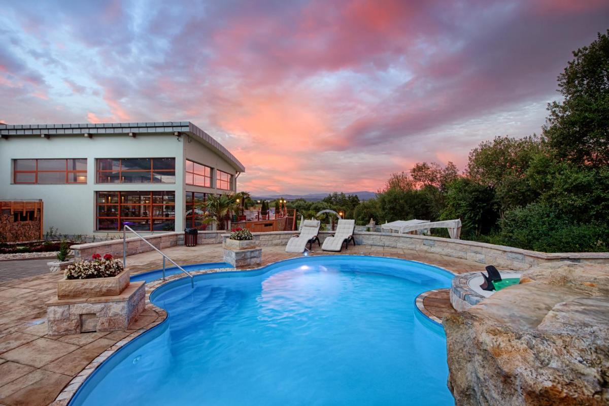 Wellness & Spa Hotel Kaskady - Housity