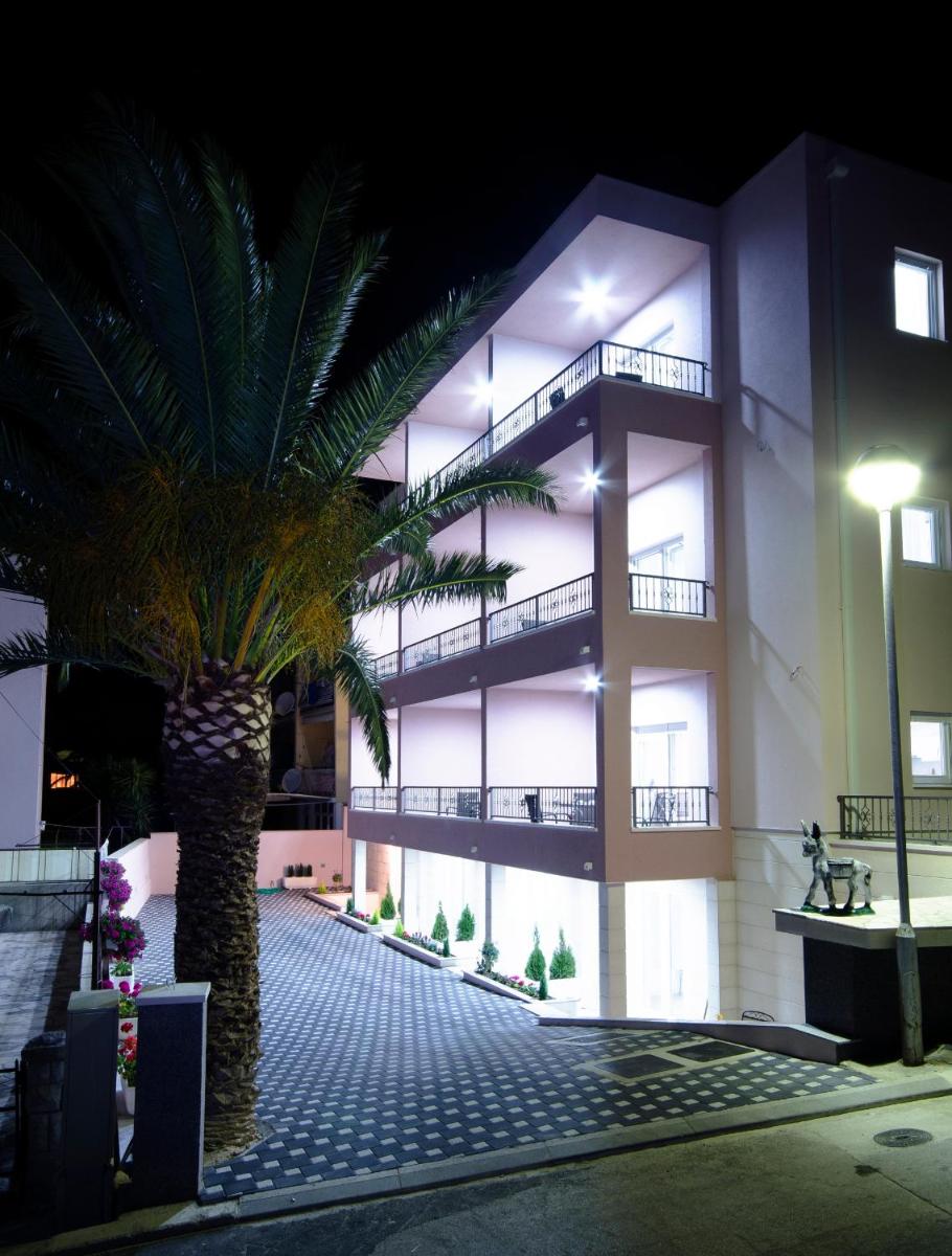 Villa Cavar, Apartments Close to the Beach - Housity