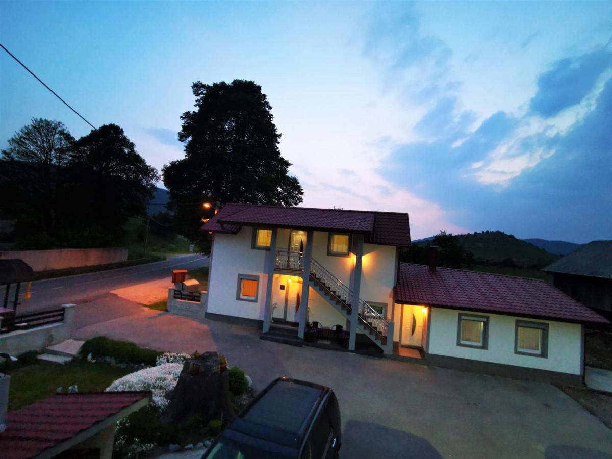 Guesthouse Samolov - Housity