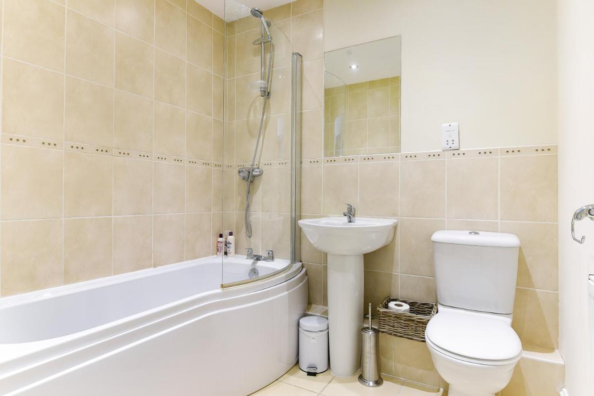 Exclusive Use - 1 Bedroom Apartment - Willow Court, 19 Double Street, Spalding, PE11 2AA - Housity