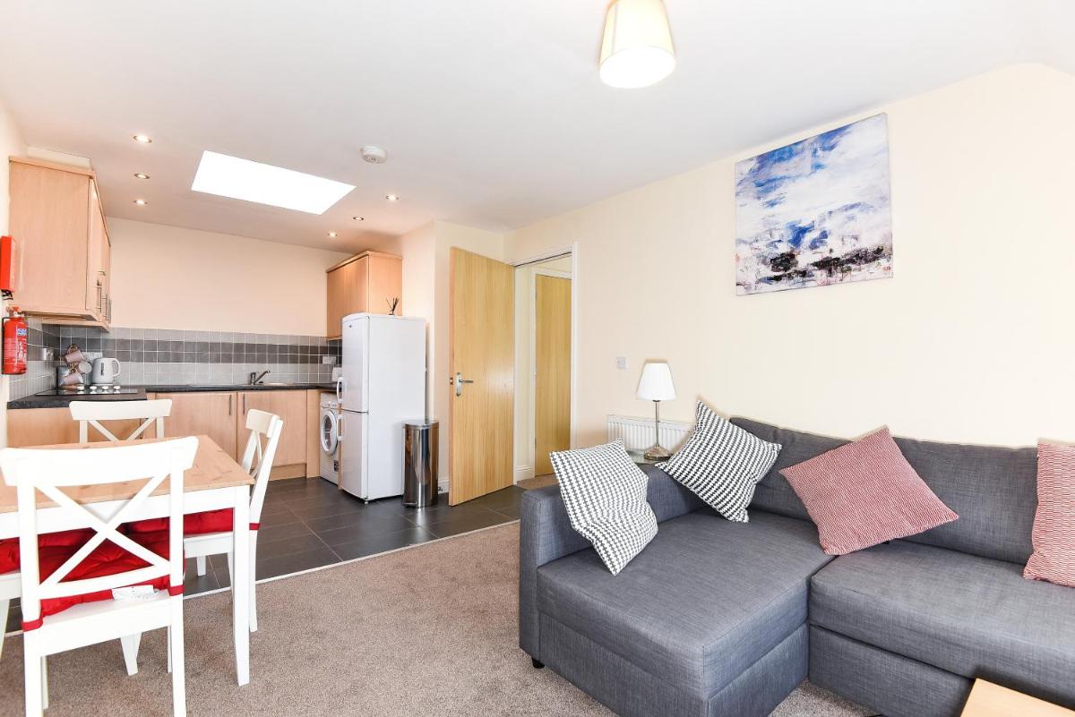 Exclusive Use - 1 Bedroom Apartment - Willow Court, 19 Double Street, Spalding, PE11 2AA - Housity