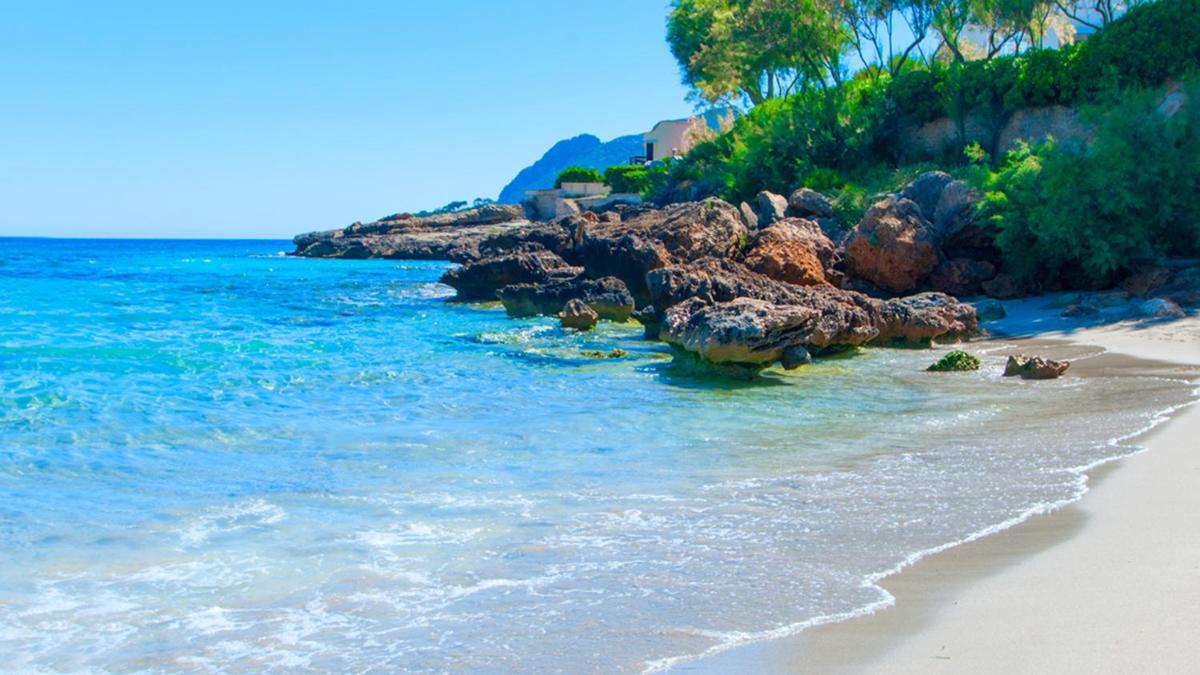 Finca Son Macia, amplia piscina, jardines en Selva, cerca de playas - Housity