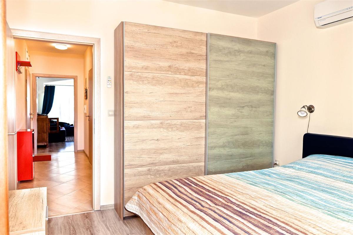 Brand New Condo Right on the Beach - Hizvo