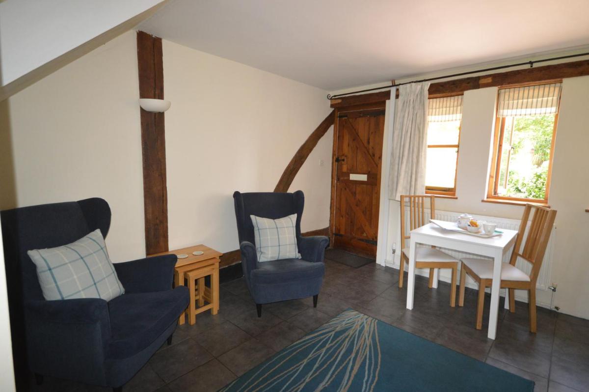 Whitewells Farm Cottages - Housity
