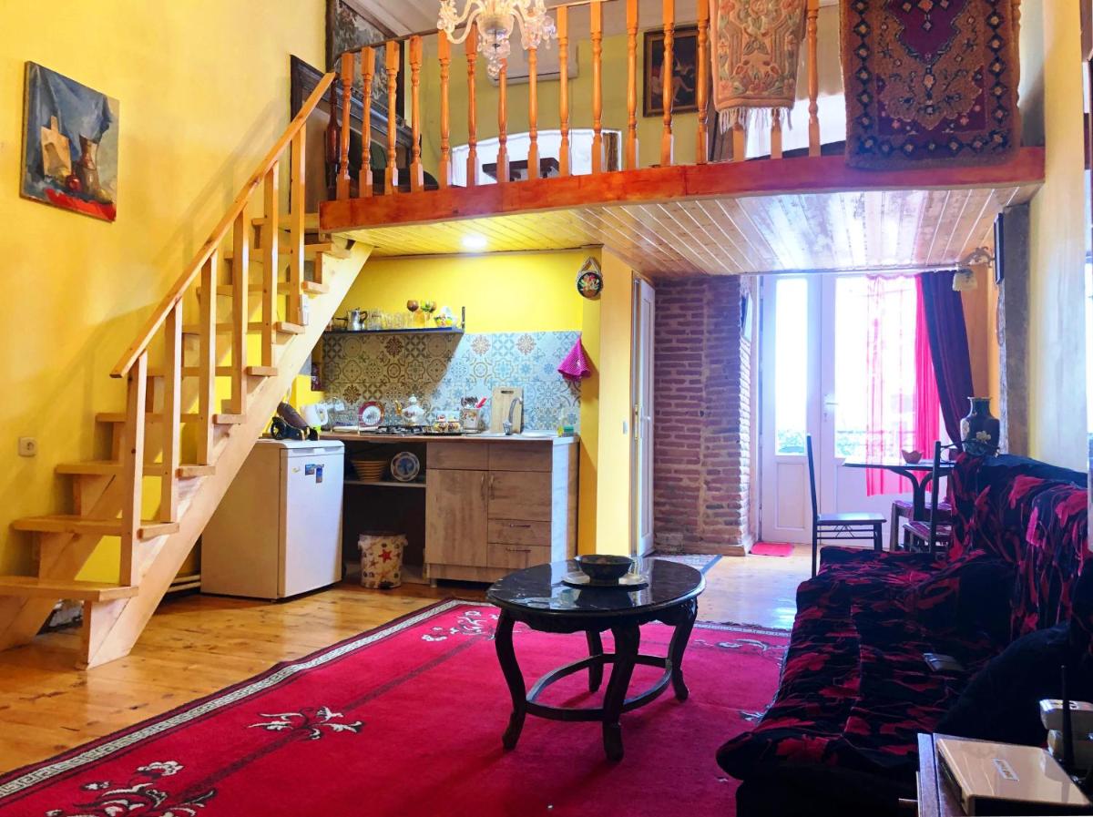 Suitetrails - Heart of Old Tbilisi Apartments