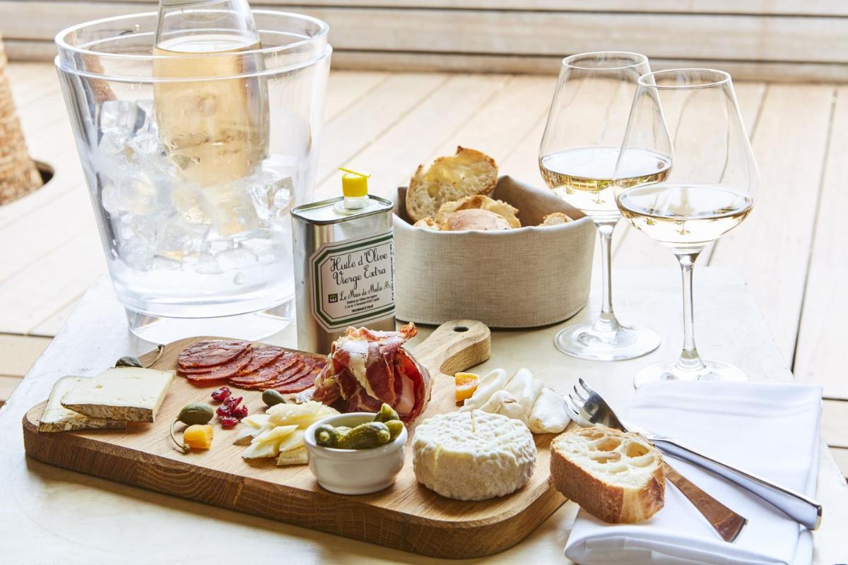 Nourriture dans l'hôtel ou à proximité