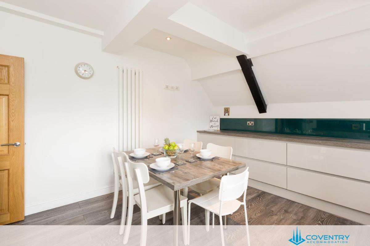 2 Bedroom Apartment, NEC, HS2, BHX, JLR - Devereux House, Hosted By Coventry Accommodation - Housity