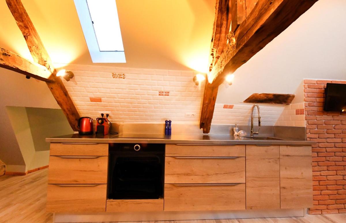 LOFT SOUS LES COMBLES - LOFT UNDER THE RAFTER - Housity