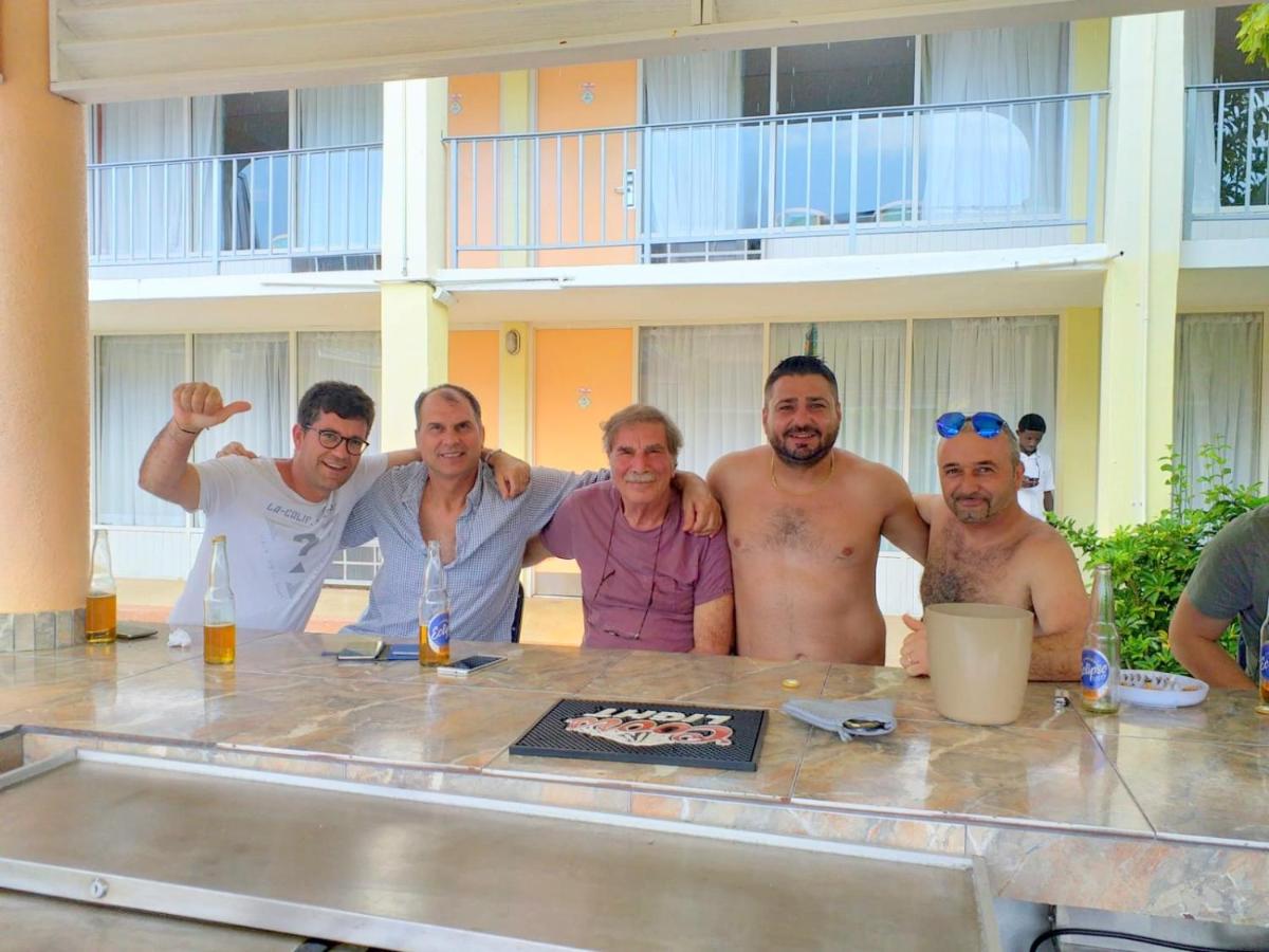 Royal Islander Hotel - Housity