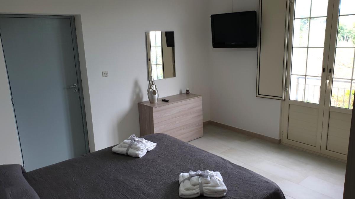 Suitetrails - Carla's House - Relax a Scalea tra mare e monti
