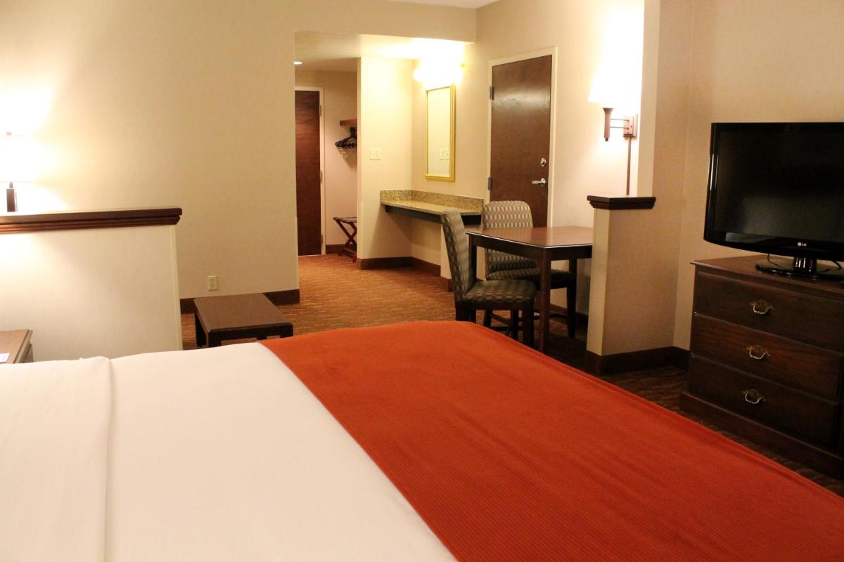 Auburn Place Hotel & Suites Paducah - Housity