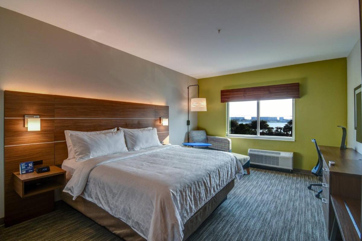 Holiday Inn Express - Fort Walton Beach Central by IHG - Housity