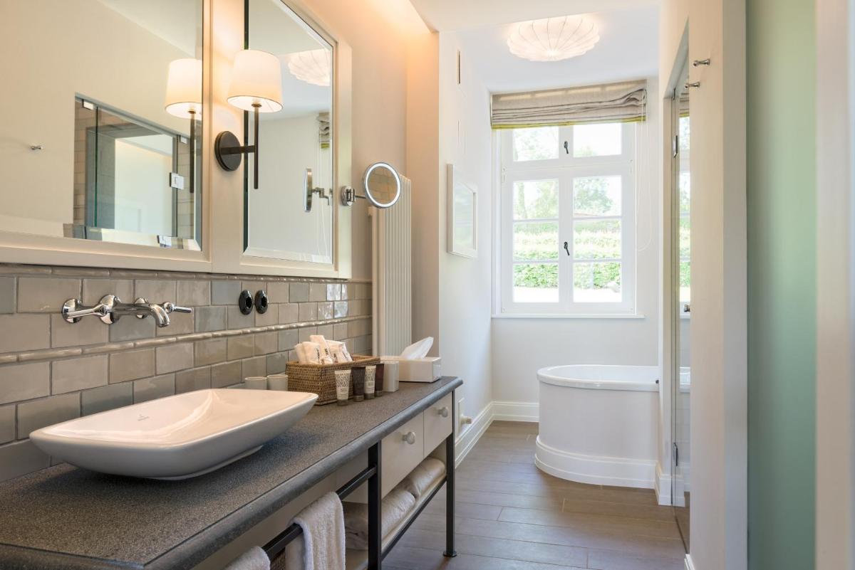 Ein Badezimmer in der Unterkunft Weissenhaus Private Nature Luxury Resort