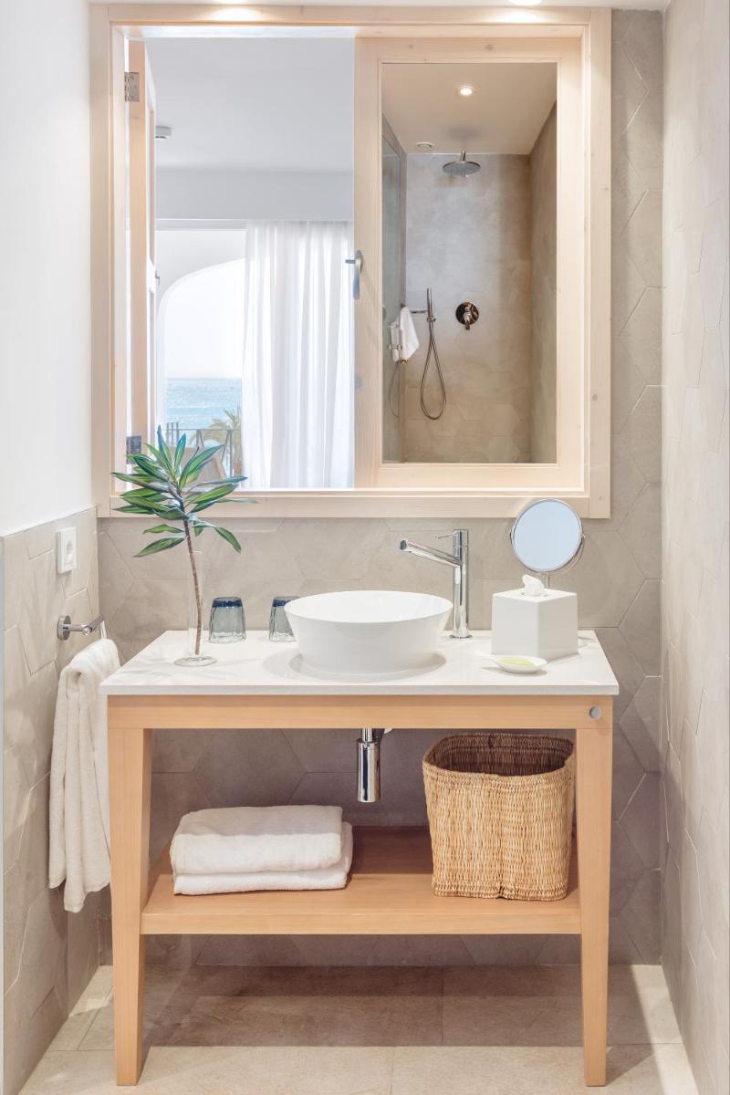 Un baño de Myseahouse Flamingo - Adults Only 4* Sup