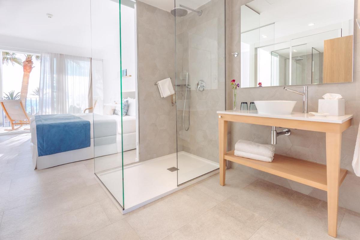 Un baño de Myseahouse Flamingo - Adults Only 4* Sup
