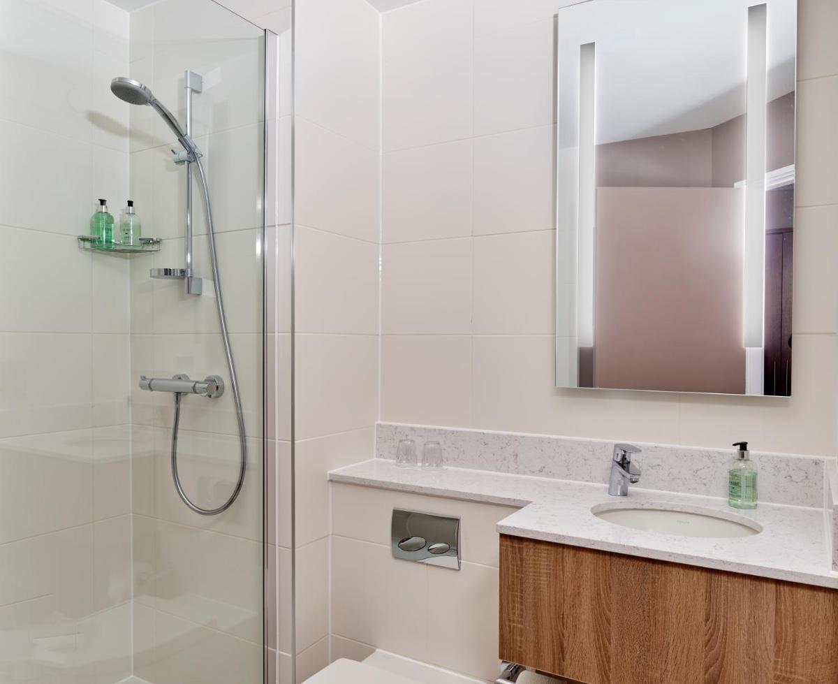 Leonardo Edinburgh Murrayfield - Housity