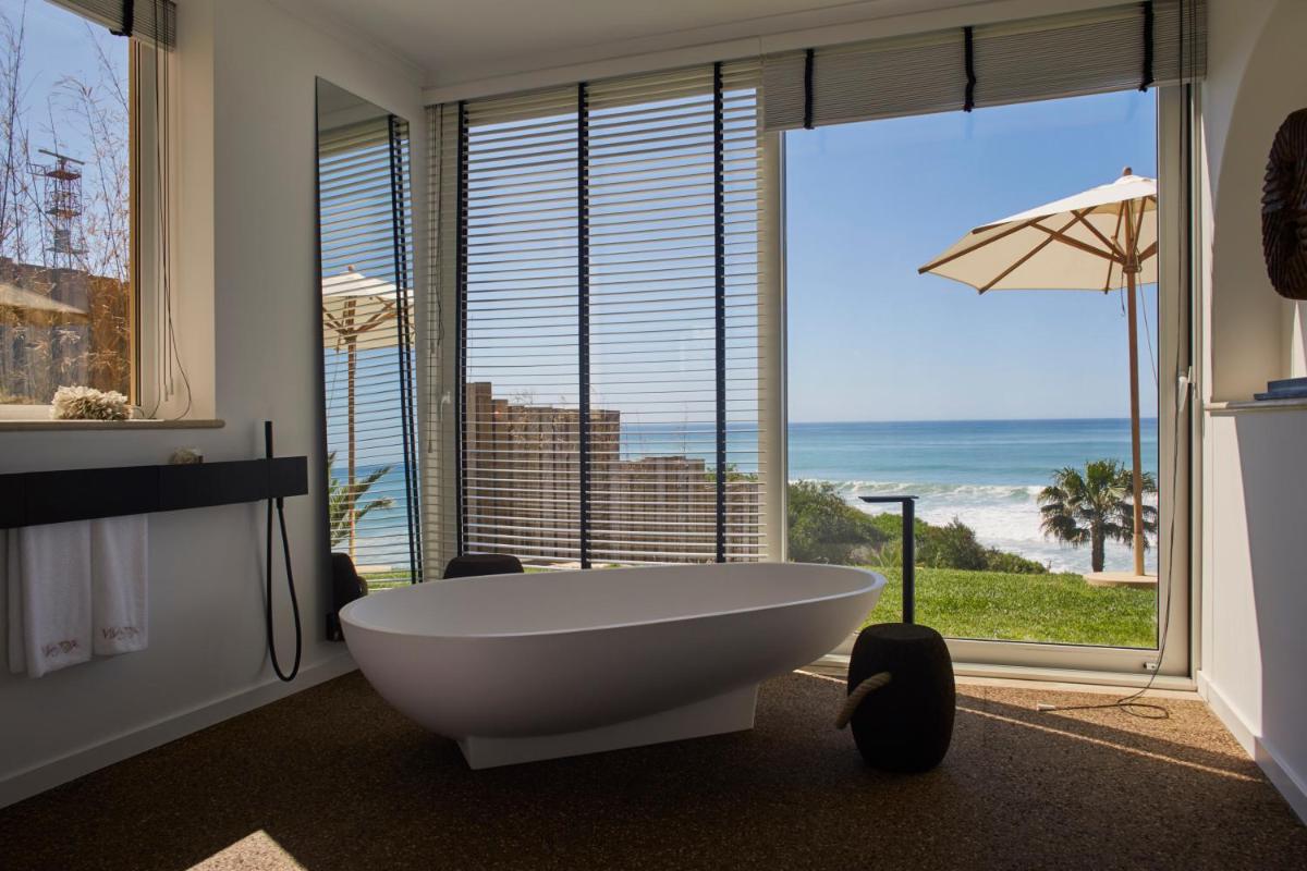 Uma vista do mar geral ou uma vista do mar a partir do resort