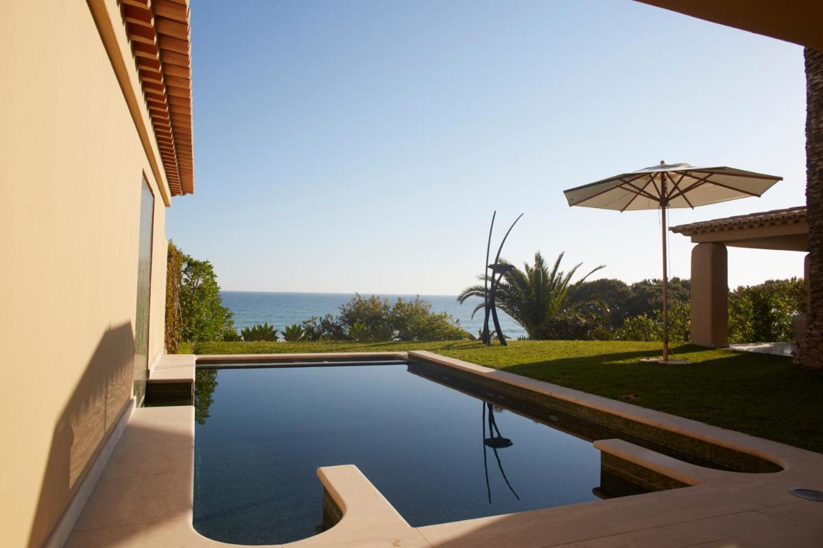 A piscina em ou perto de Vila Joya