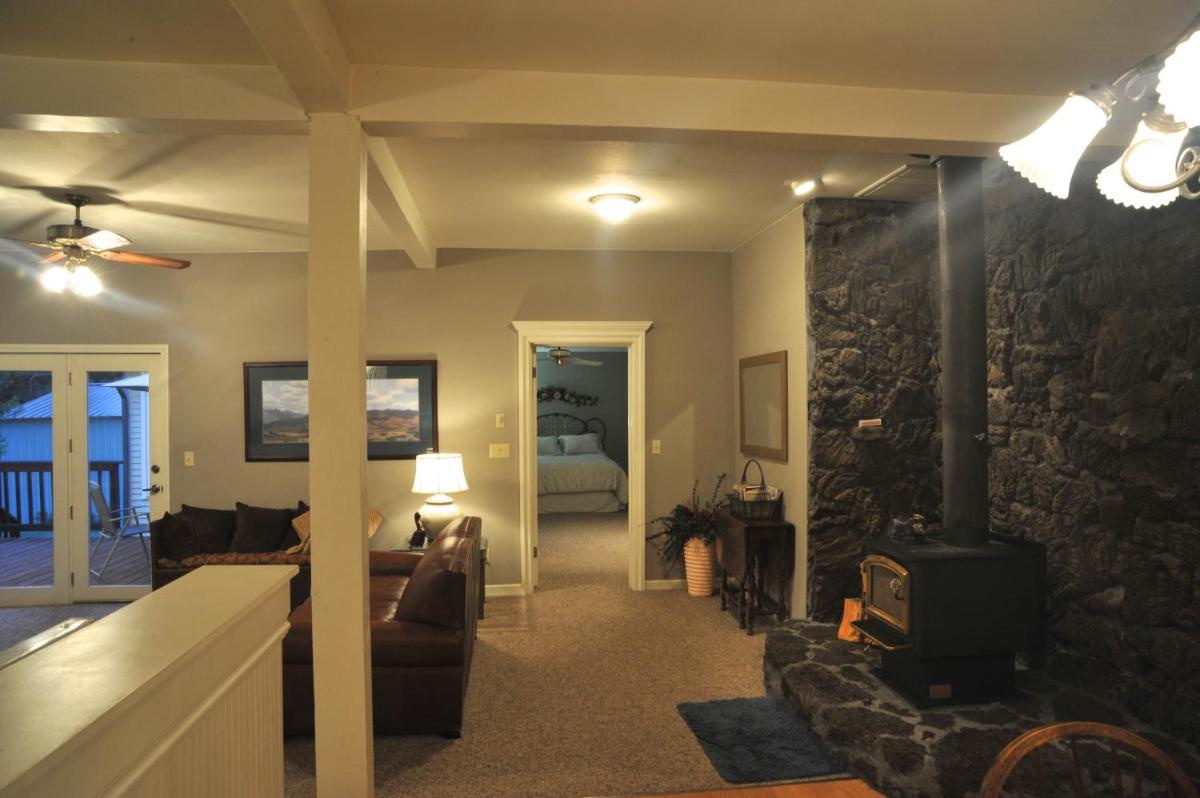 McCloud Hotel - Housity