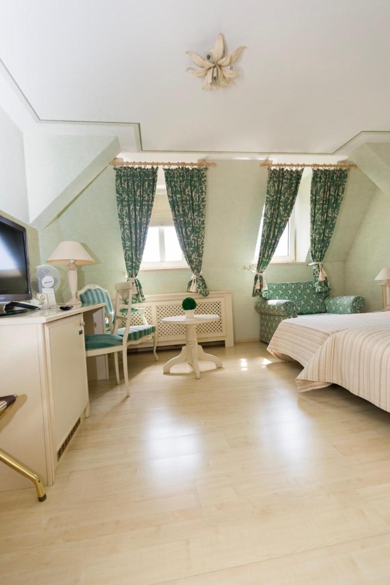 Hotel Burghof - Housity