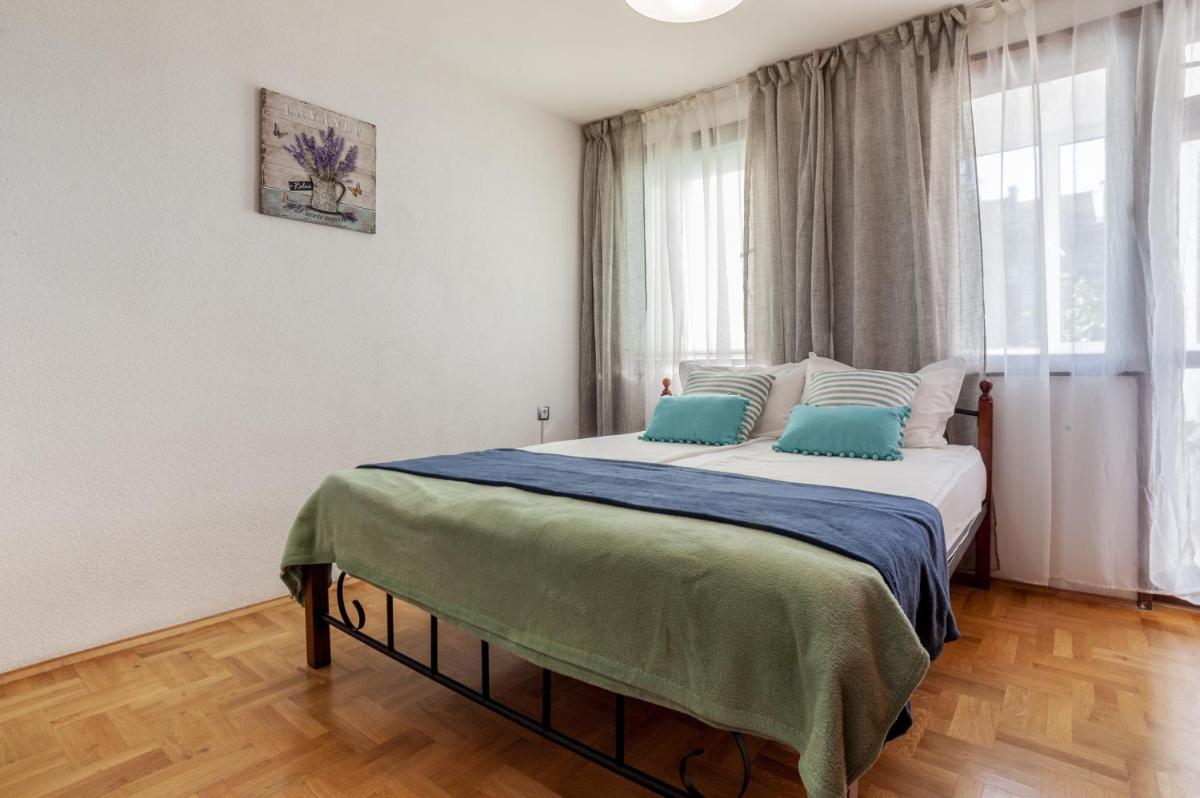 Sea Apartment Colours - Housity