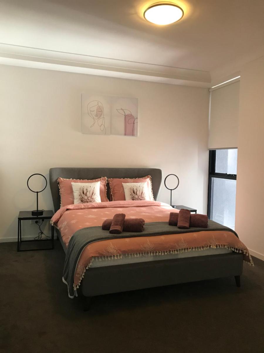 Suitetrails - Elegant Design 2 Bed 2 Bath Apartment In Liverpool