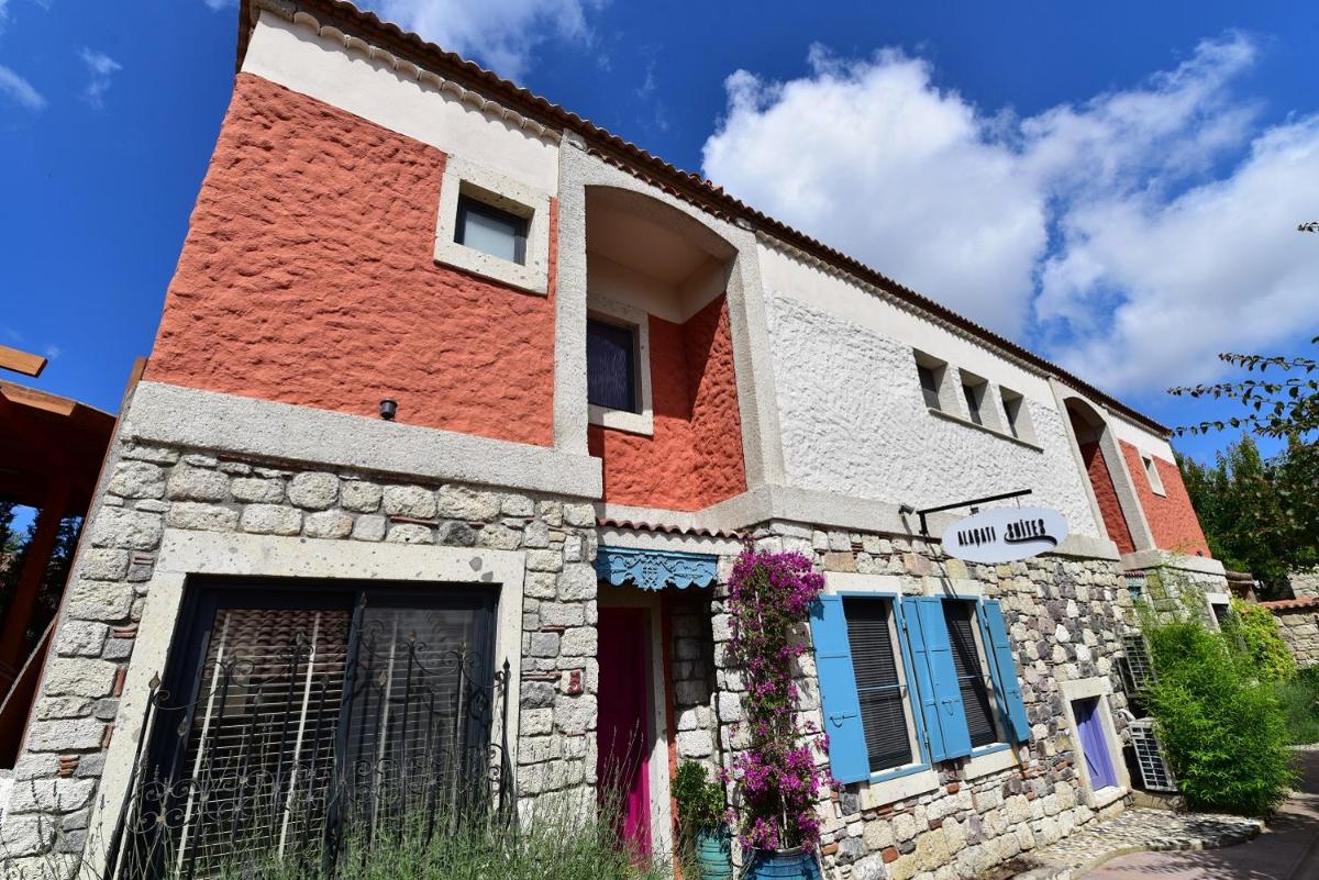 Alacati Suites - Housity
