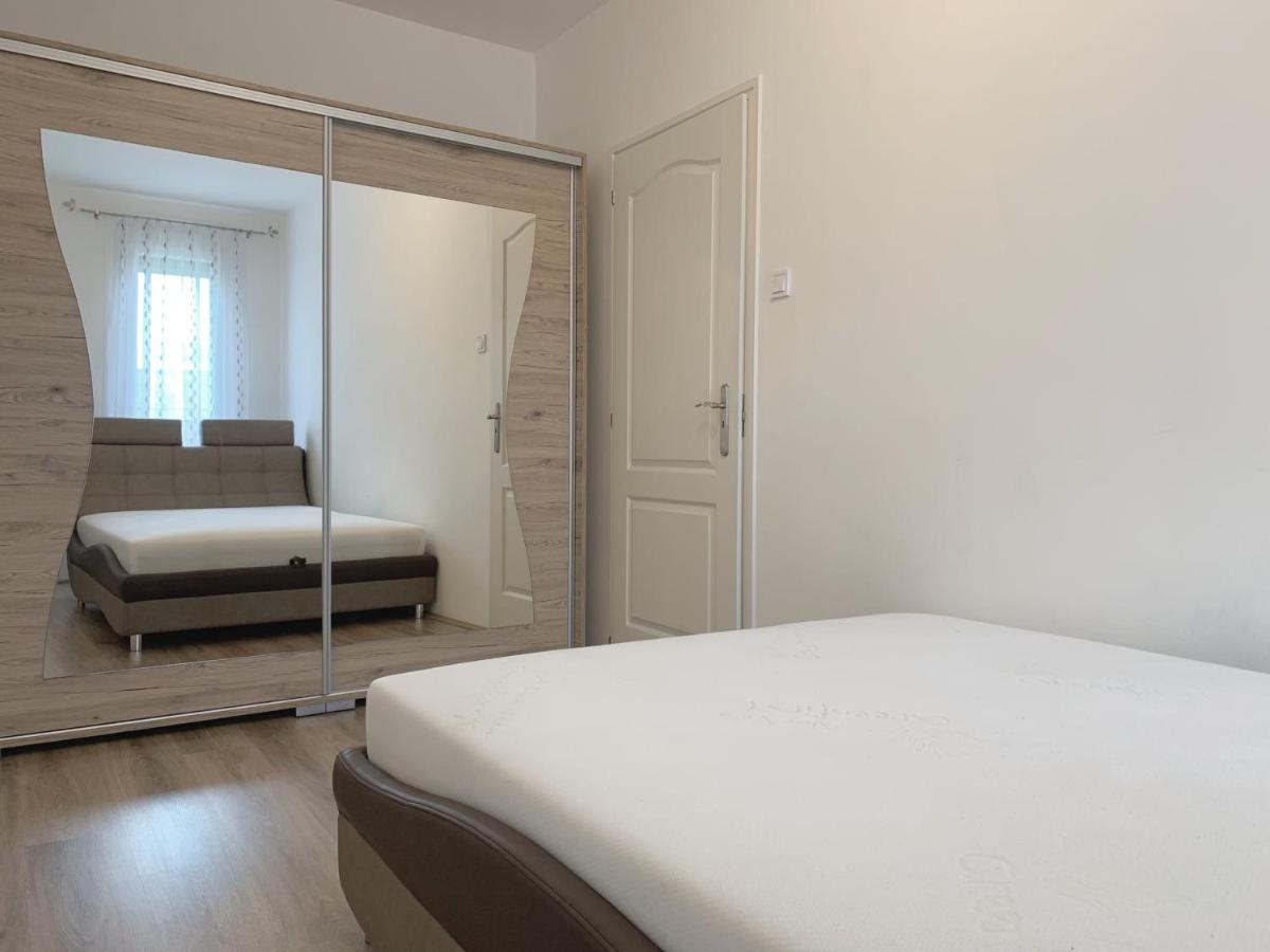 Egyetemváros B. Apartman - Housity