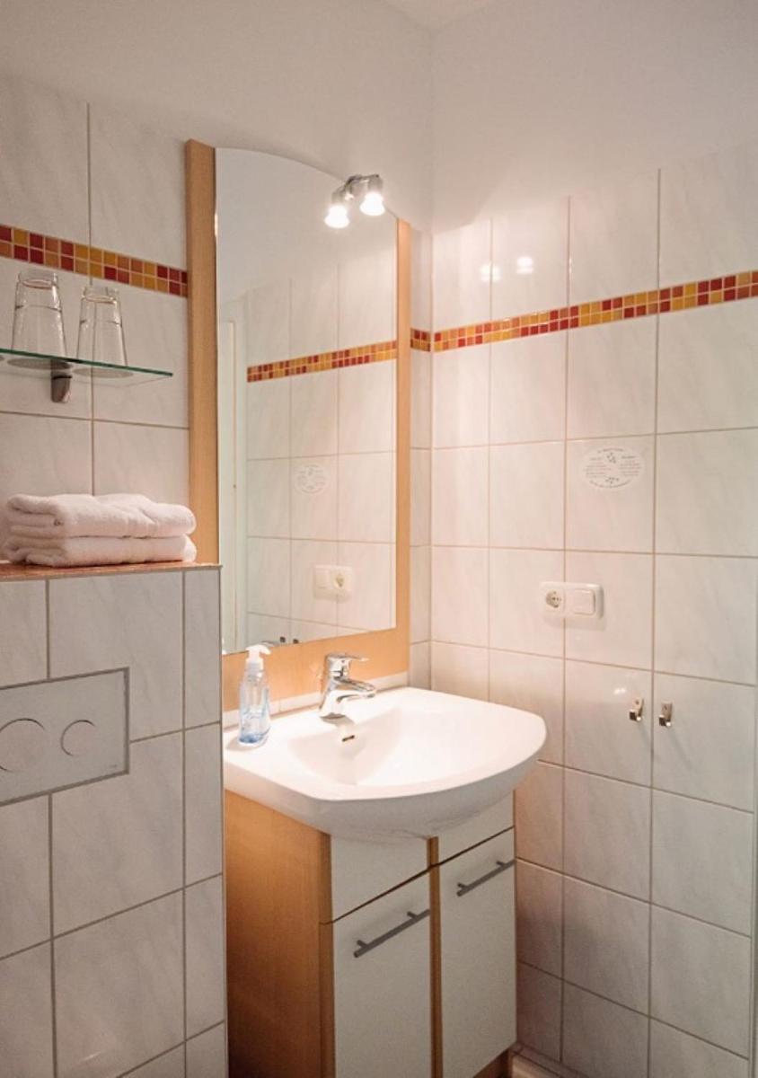Hotel-Pension Am Böhmepark - Housity