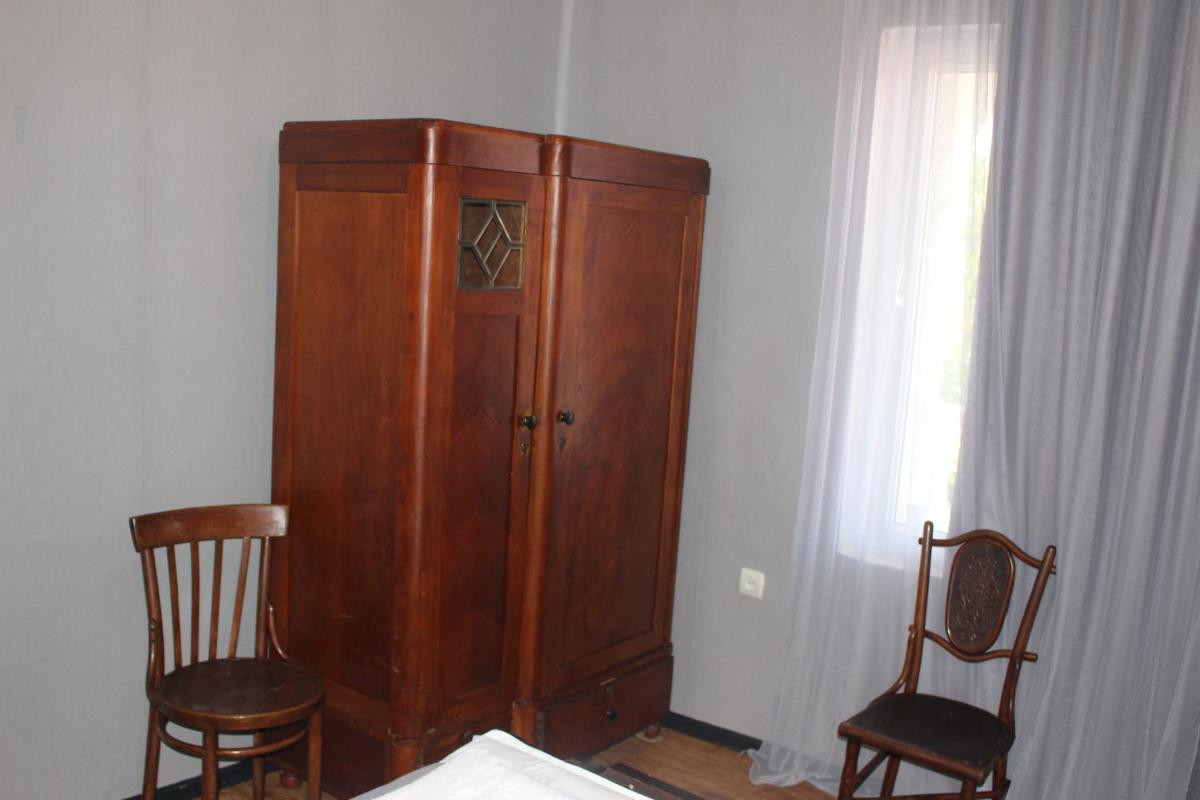 Zarzma - Housity