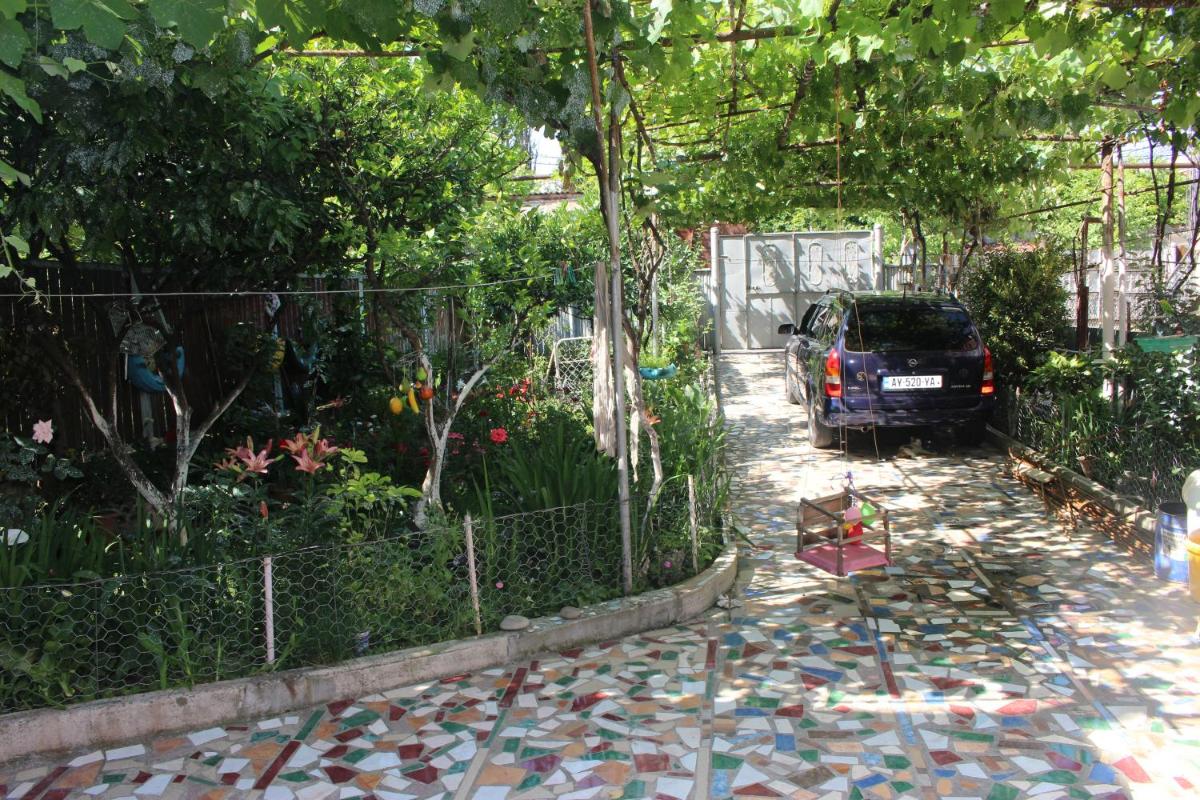 Zarzma - Housity